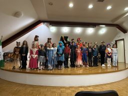 Pustni nastop pianistov